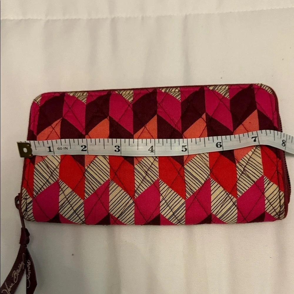 Vera Bradley Zip Around Wallet Quilted Bohemian Chevron Pattern PinkRed Burgundy